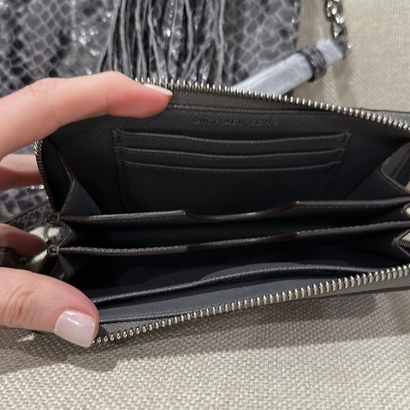 Grey snake embossed Michael Kors purse and matching wallet - Picture 5 of 5